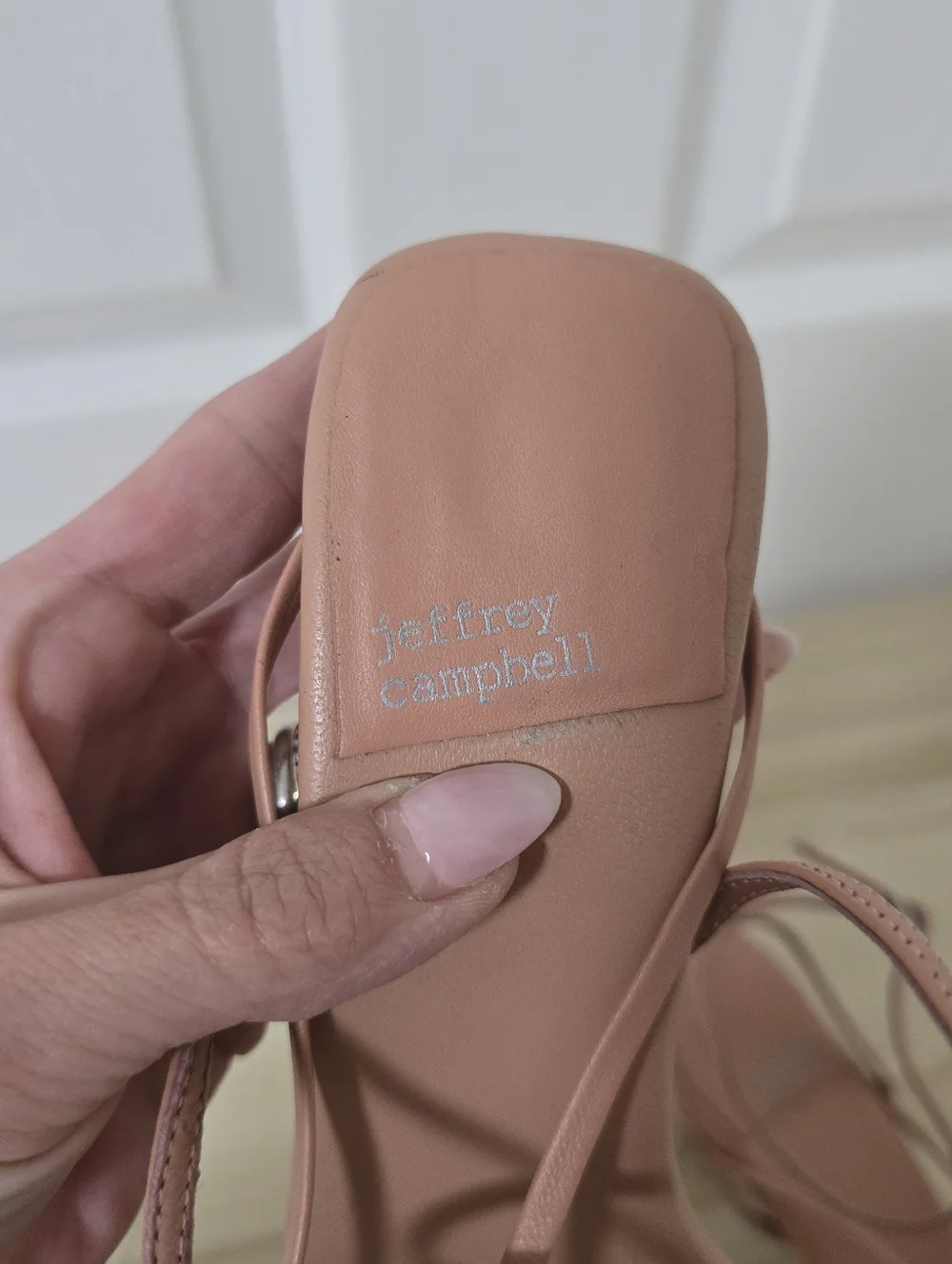 Jeffrey Campbell Fluxx Tan/nude Strappy Kitten Heel Thong Sandals Size 6.5 - Picture 7 of 9